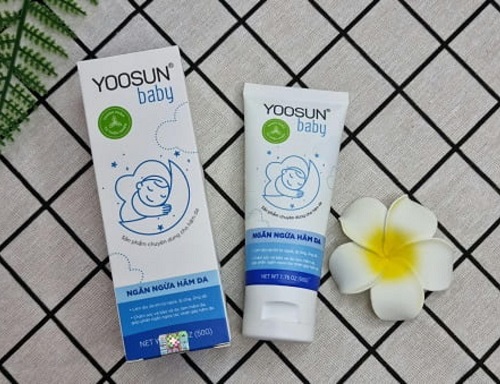 vệ sinh vùng kín cho trẻ sơ sinh