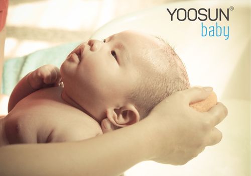 tắm cho trẻ bằng cây vòi voi