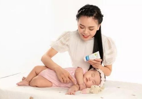 dị ứng gió mùa